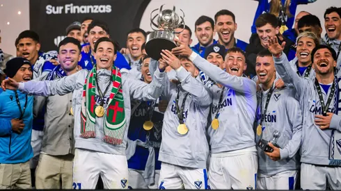 Vélez Sarsfield seguirá contando con Claudio Baeza.