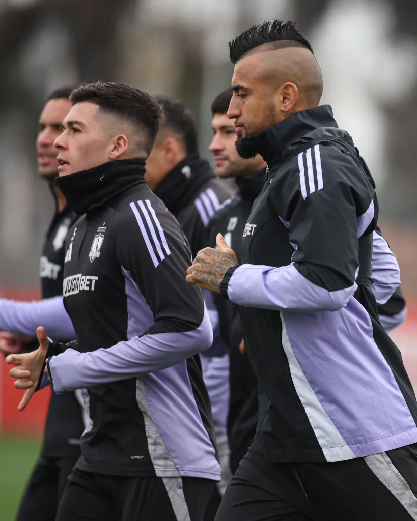 Arturo Vidal en la primera práctica con Fernando Ortiz.