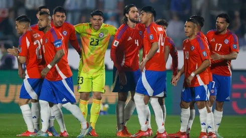 Chile sufre lesiones y una baja para enfrentar a Brasil y Uruguay por las Eliminatorias.