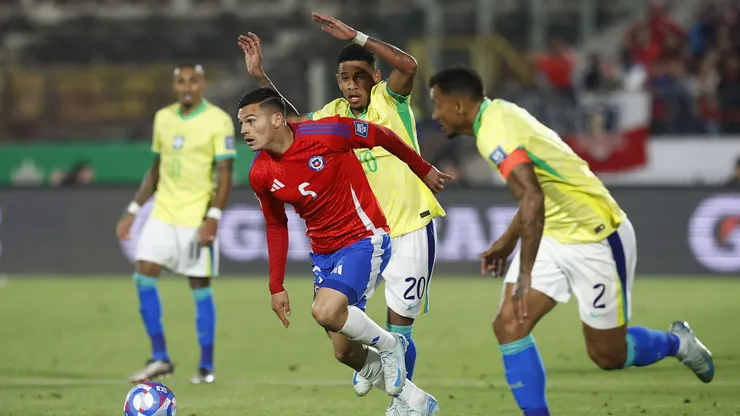 Chile se mide ante Brasil por las Eliminatorias 2026.