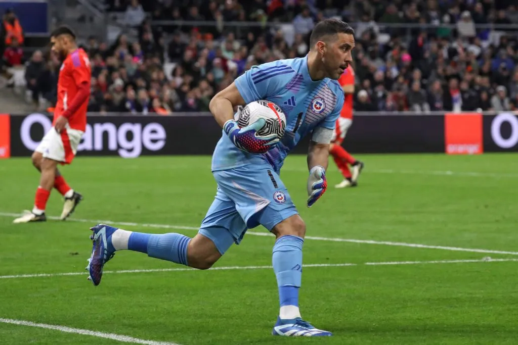 Claudio Bravo y su opción para el DT de Chile. Imagen: Manu Blondeau/AOP/SIPA/PHOTOSPORT