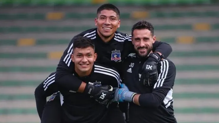 Eduardo Villanueva junto a Brayan Cortés y Fernando de Paul.