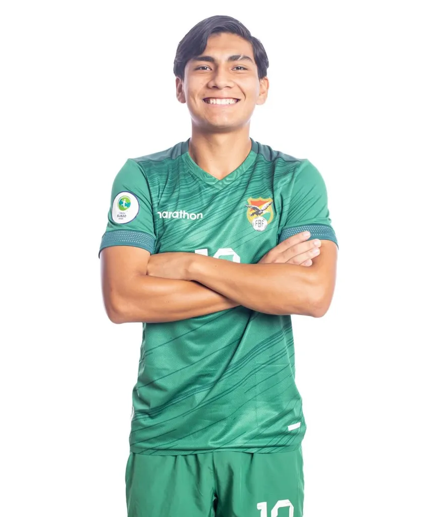 Percy Añez con la selección sub 20 de Bolivia, se prueba en Colo Colo.