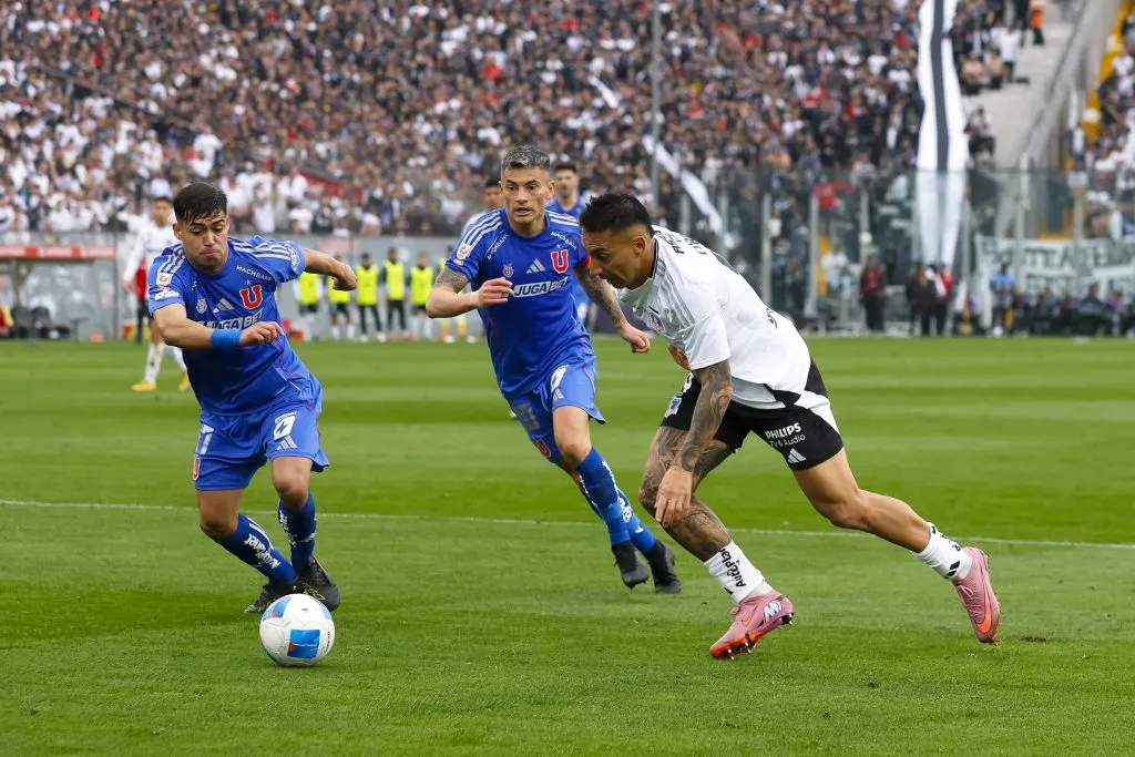 El delantero argentino durante el Superclásico. (Foto: Photosport)