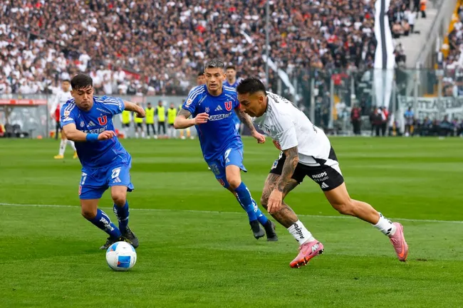 La U insiste en no jugar el Superclásico ante Colo Colo. Imagen: Pepe Alvujar/Photosport