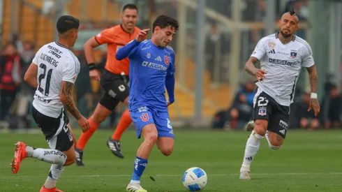Javier Altamirano jugando ante Colo Colo.