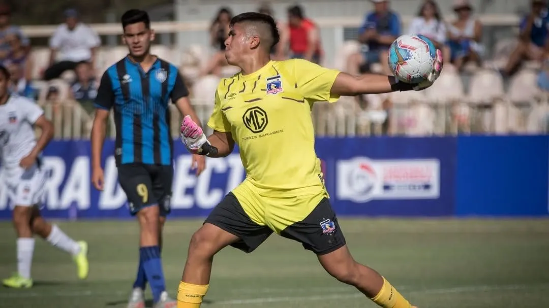 Diego López con la camiseta de Colo Colo