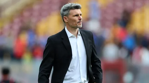 Fernando Ortiz defiende el mediocampo de Colo Colo.