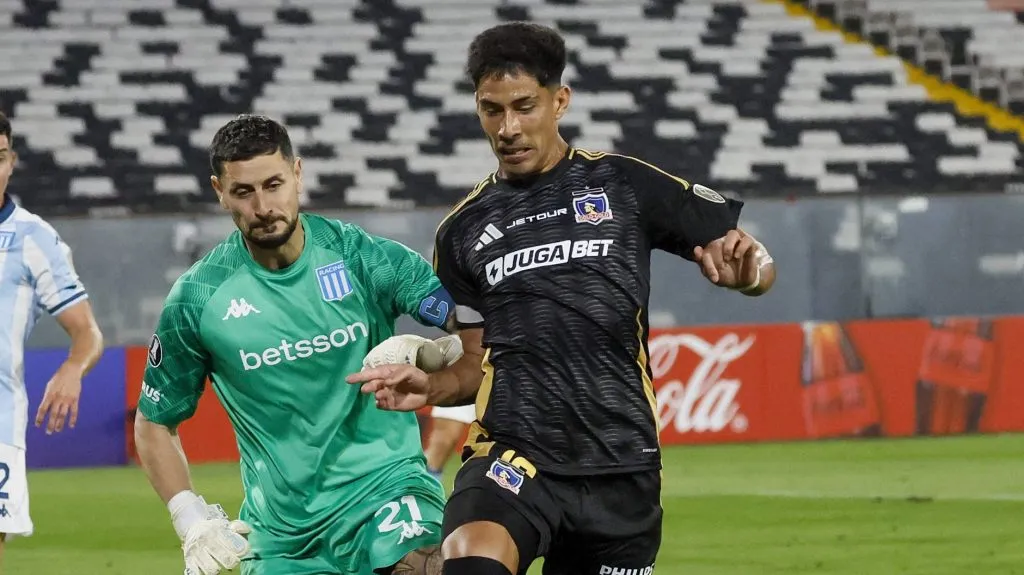Salomón Rodríguez recibe gran defensa por su momento en Colo Colo.
