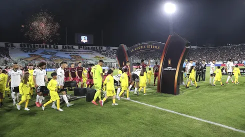 Colo Colo recibió a River Plate en un Monumental que fue una caldera.