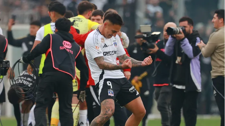 Colo Colo baila al ritmo de las payas.