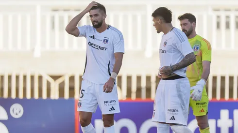 Las pocas opciones que tiene Colo Colo en defensa ante Iquique.