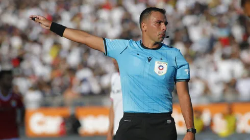 Se definen los árbitros para el partido de Colo Colo vs Iquique.