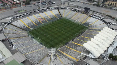 Los trabajos de Colo Colo en la cancha del Monumental con miras a los conciertos.