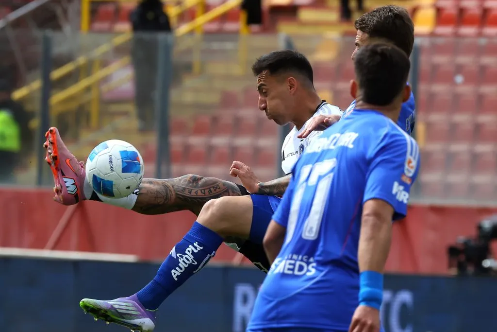Javier Correa entrenó diferenciado en la semana producto del desgarro que sufrió en la Supercopa.