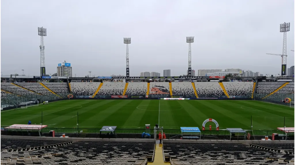 Así está la cancha del Monumental para Colo Colo vs Iquique por la lluvia. (Foto: DaleAlbo)
