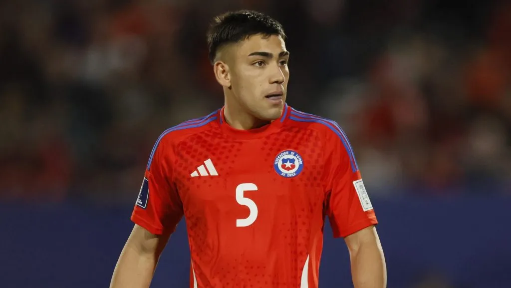 Nicolás Suárez fue titular en el debut de la Roja en el Mundial Sub 20.