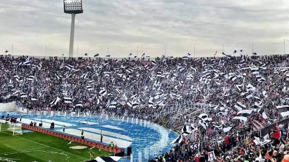 Colo Colo repletando la galería sur del Nacional