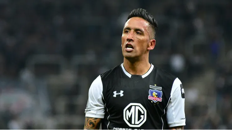 Lucas Barrios comienza su carrera como DT.