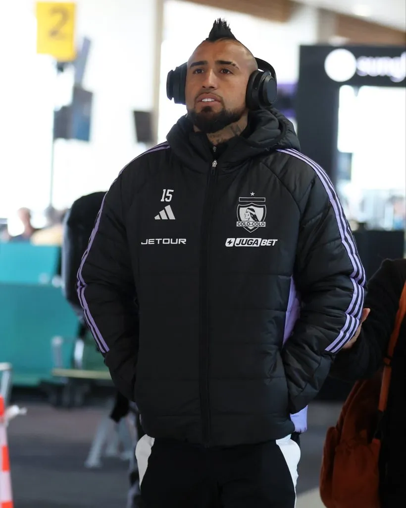Arturo Vidal encabezó el viaje del Cacique hacia Puerto Montt. Foto: Colo Colo.