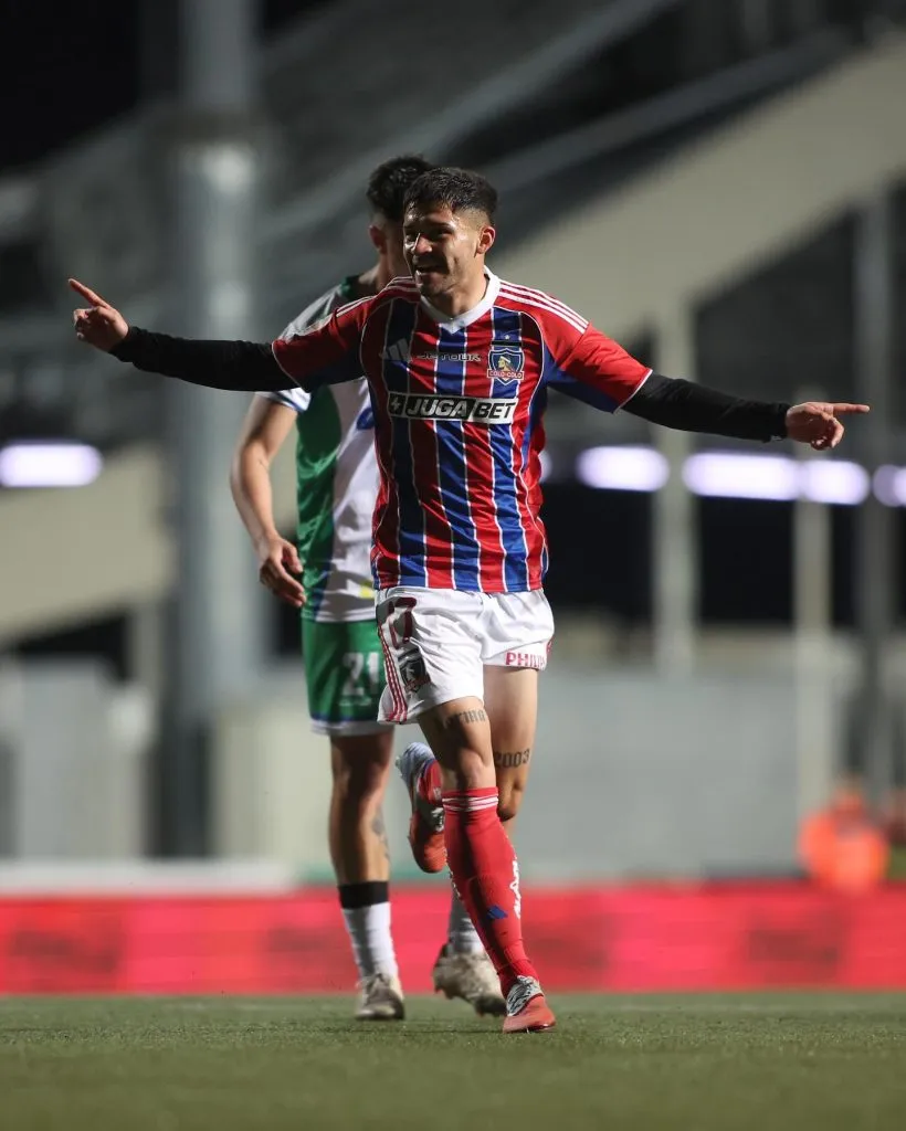 Cristián Riquelme celebrando su gol. (Foto: Colo Colo)