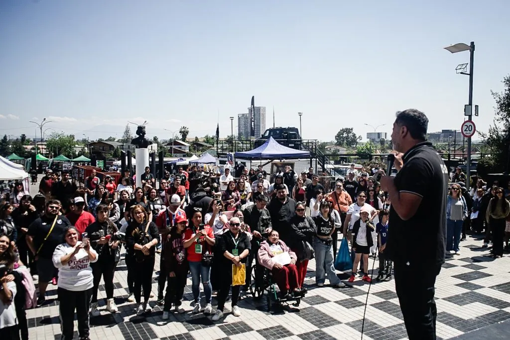 En un lindo día en la capital se desarrolló el “Día de la Mujer Colocolina” en Macul. Foto: CSD Colo Colo.