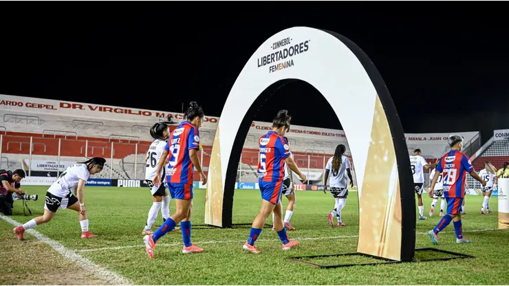 Llave de Copa Libertadores complicada por condiciones climáticas.