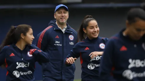 Luis Mena convocó de emergencia a otra jugadora de Colo Colo para el estreno en la Liga de las Naciones Femenina.