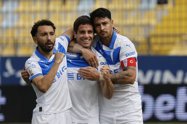 Universidad Católica se queda con la victoria ante Everton en Viña del Mar, durante el cierre de la fecha 24 de la Liga de Primera. Foto: Sebastian Cisternas/Photosport