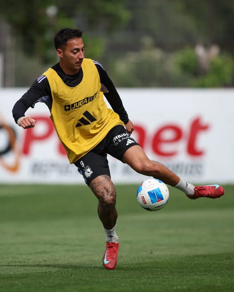Javier Correa entrenándose la semana pasada. (Foto: Colo Colo)