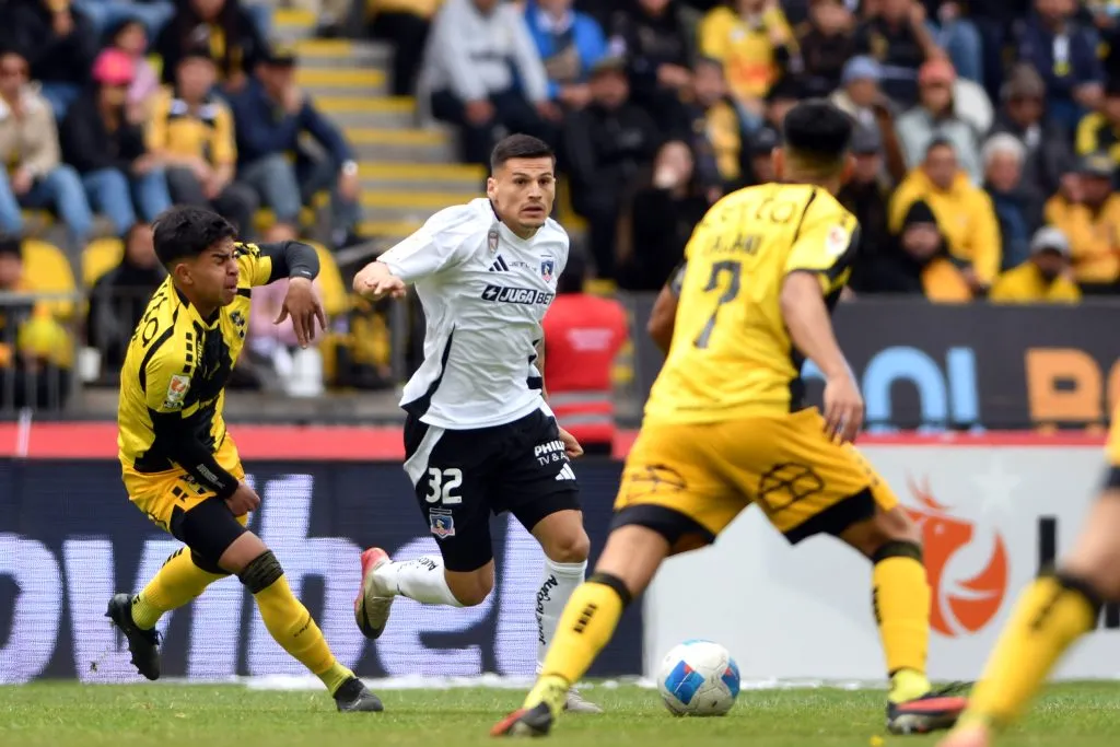 El nivel de Lucas Cepeda preocupa en Colo Colo, y así lo hace saber Rafael Olarra. Foto: Alejandro Pizarro Ubilla/Photosport