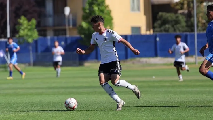 Anotó un triplete, hizo un golazo para la goleada y es figura en Colo Colo Fútbol Joven.