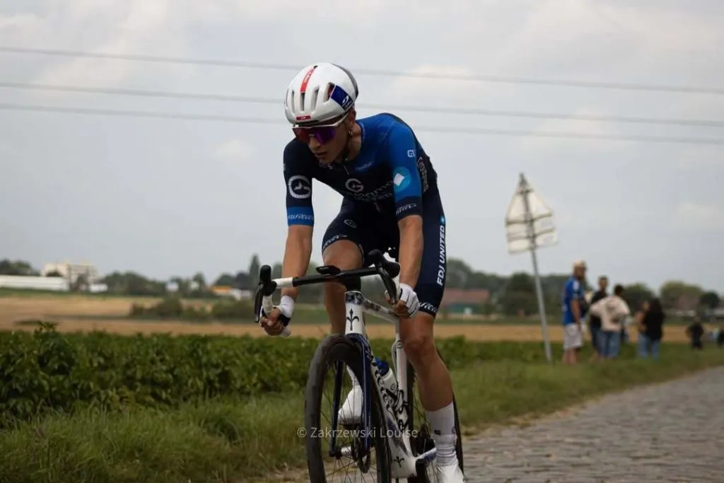 Oscar Nilsson-Jullien tiene otra gran pasión además del ciclismo: el fútbol.