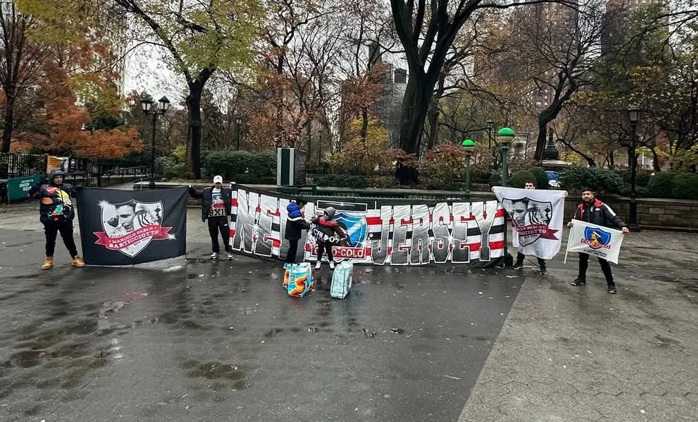 En el Día de Acción de Gracias, Colo Colo New York reparte un plato de comida a quienes lo necesitan