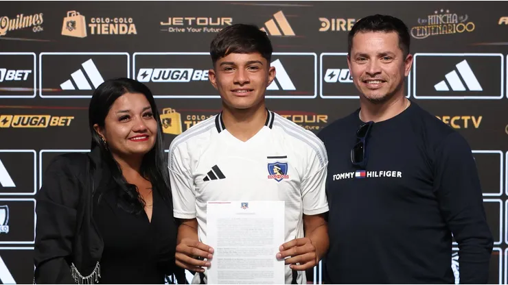 La emoción de Díaz al primer su primer contrato profesional en Colo Colo.