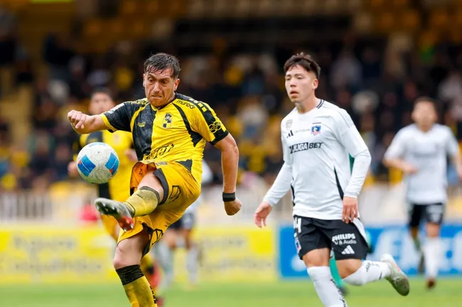Leandro Hernández no vio minutos ante Limache. Imagen: Pepe Alvujar/Photosport