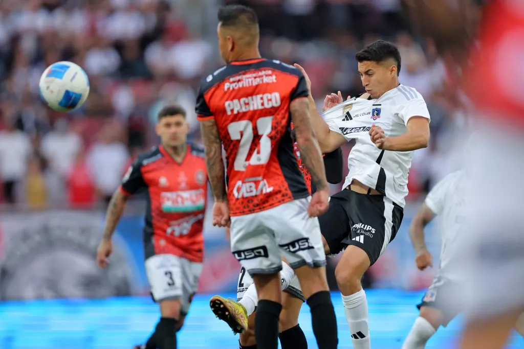 Jonathan Villagra en el partido con Deportes Limache. (Foto: Photosport)