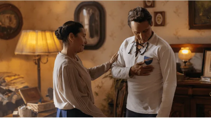 Benjamín Vicuña como David Arellano en Eterno.