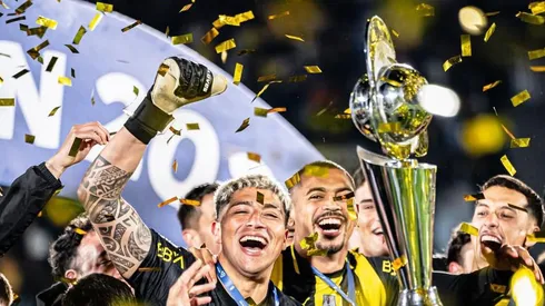 La reacción de la prensa uruguaya al primer título de Cortés con Peñarol.