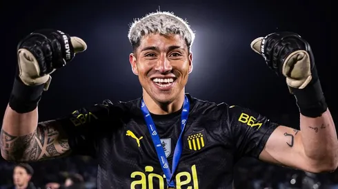 Brayan Cortés se acuerda de Colo Colo tras ganar el Torneo de Clausura con Peñarol.