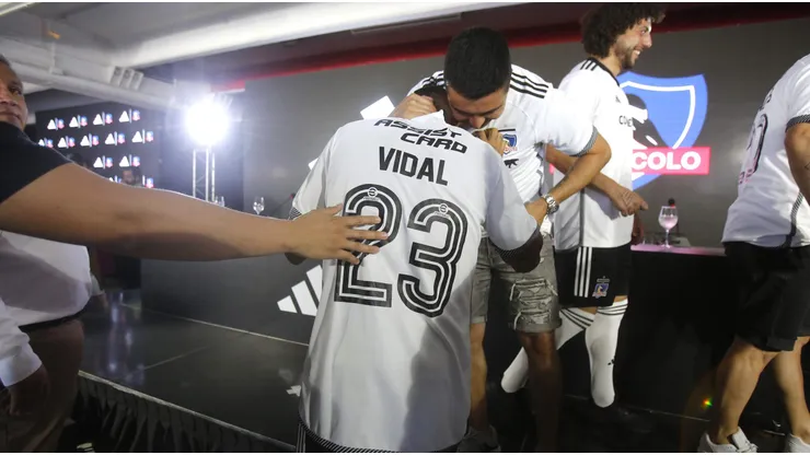 ¿Vidal debe seguir en Colo Colo? Esto opina Fierro por su continuidad.