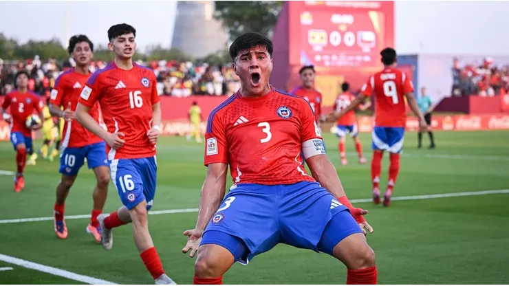 Bruno Torres abre la cuenta para Chile.