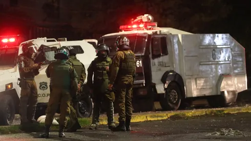 Formalizan a carabineros por muerte de dos menores hinchas de Colo Colo.