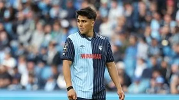 Es formado en Colo Colo, brilló en Europa y aconseja a Damián Pizarro por duro momento en Francia.