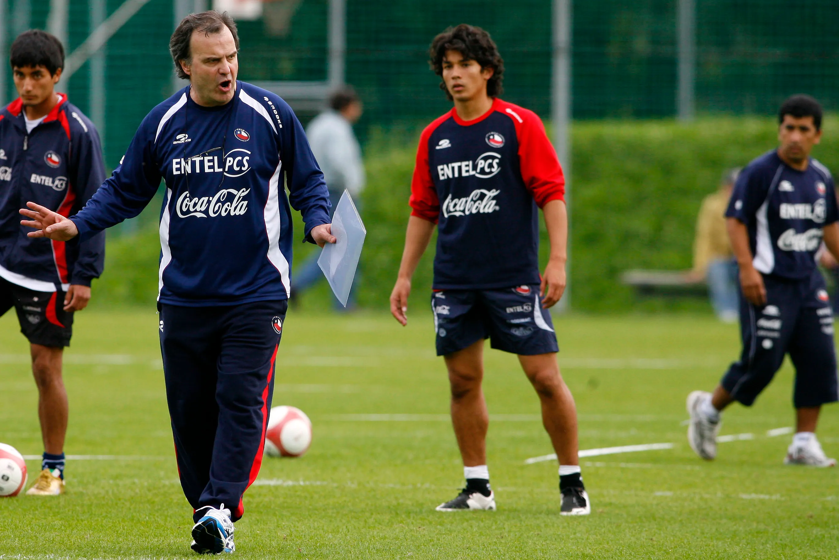 Matías Fernández era uno de los regalones de Marcelo Bielsa en su etapa como DT de La Roja | Foto: Photosport
