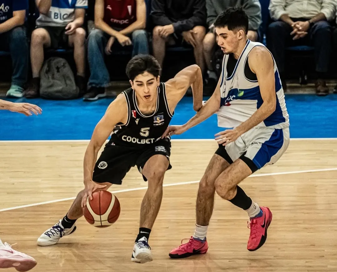 El Cacique cestero venció a la UC y se medirá ante Colegio Los Leones de Quilpué en la final de la zona centro.