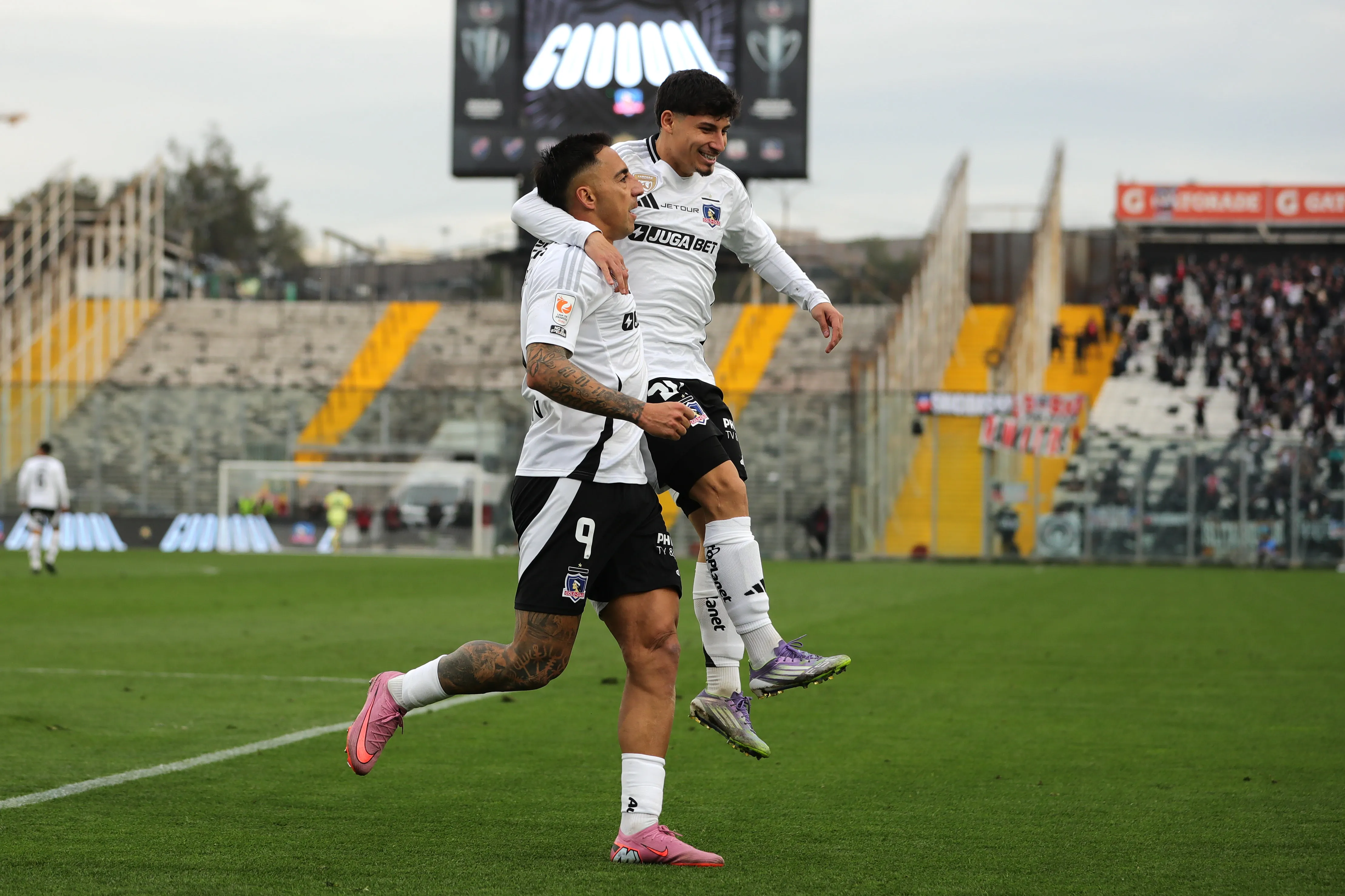 Sector Magallanes de fondo sin público. (Foto: Photosport)