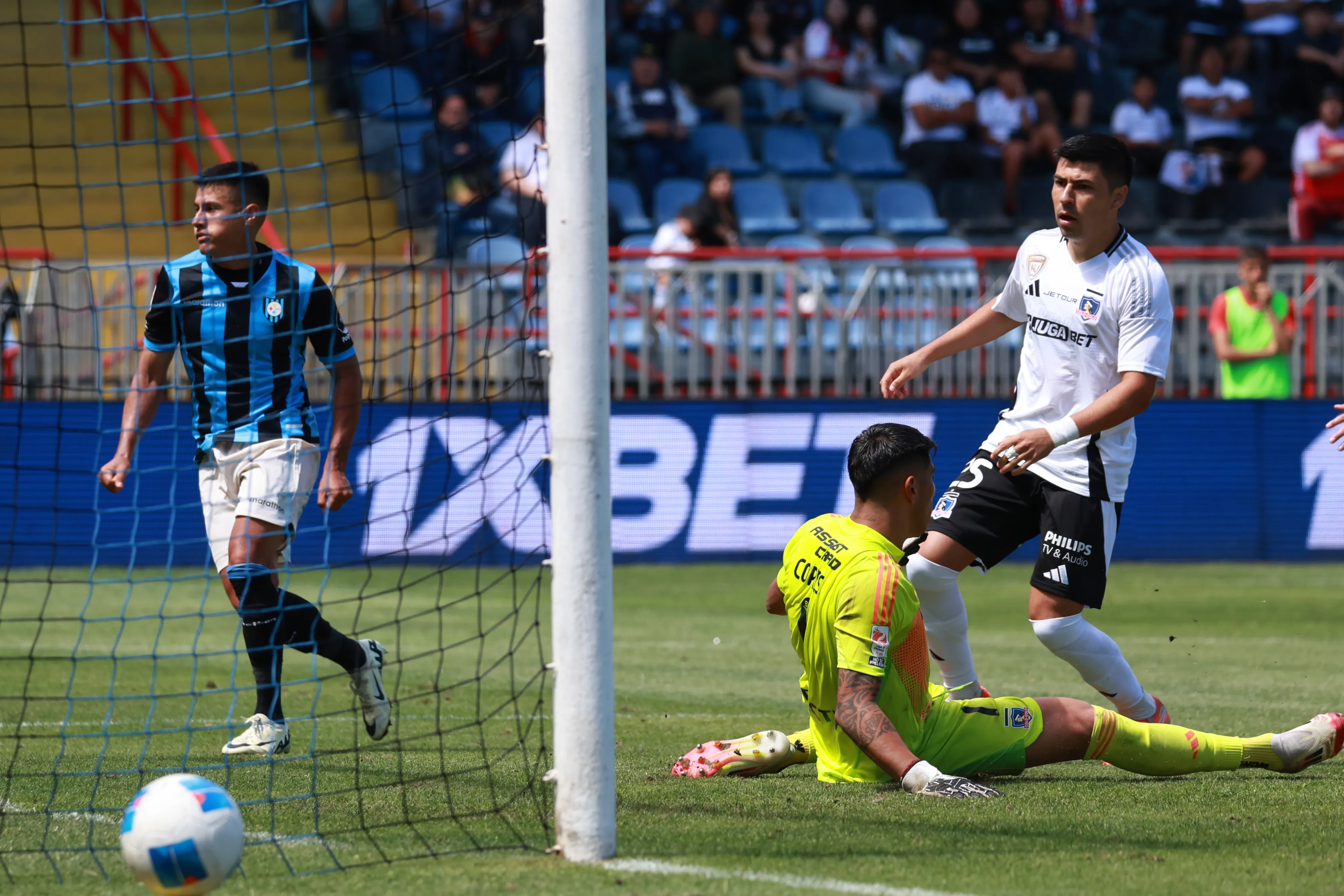 Colo Colo perdiendo con Huachipato en Talcahuano. (Foto: Photosport)