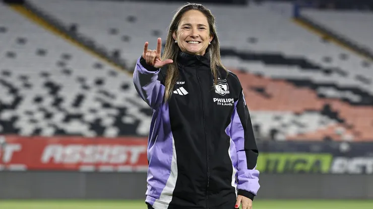 Hinchas de Colo Colo dedicaron lienzo a Tatiele Silveira.