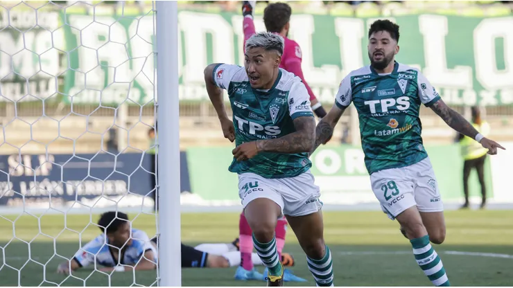 Wanderers le da un mensaje a Colo Colo por futuro de Espinoza.